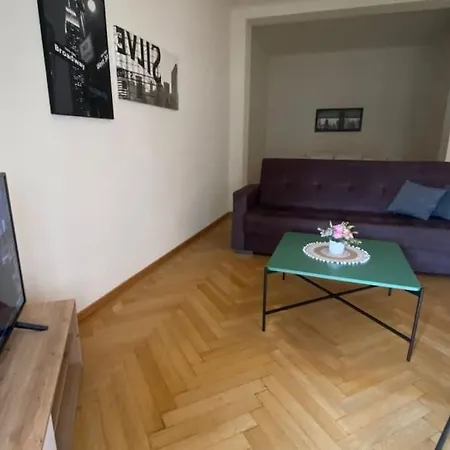 Appartement Large 7 Minutes Walking To Train Station *
