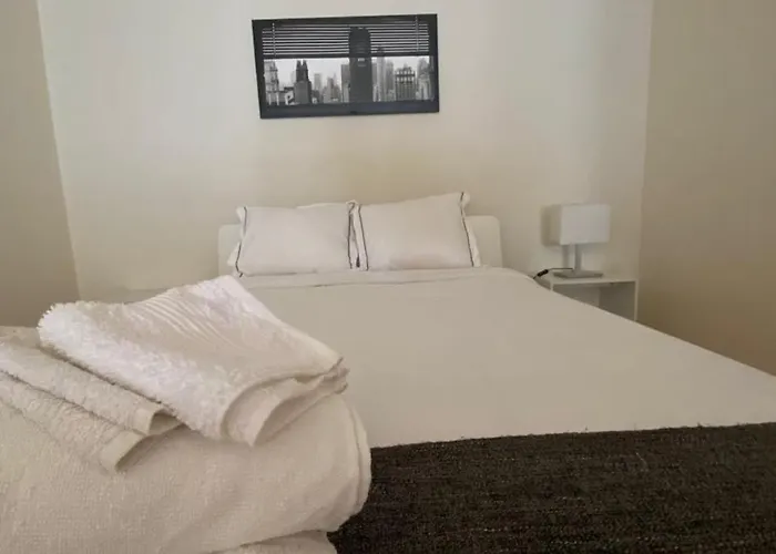 Large 7 Minutes Walking To Train Station